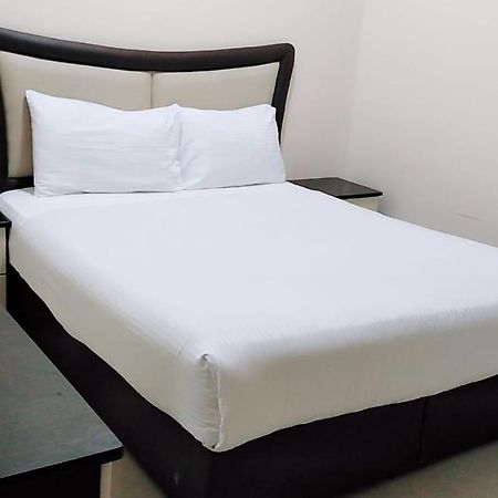 Al Khaleej Plaza Furnished Apartments Llc Adschman Exterior foto