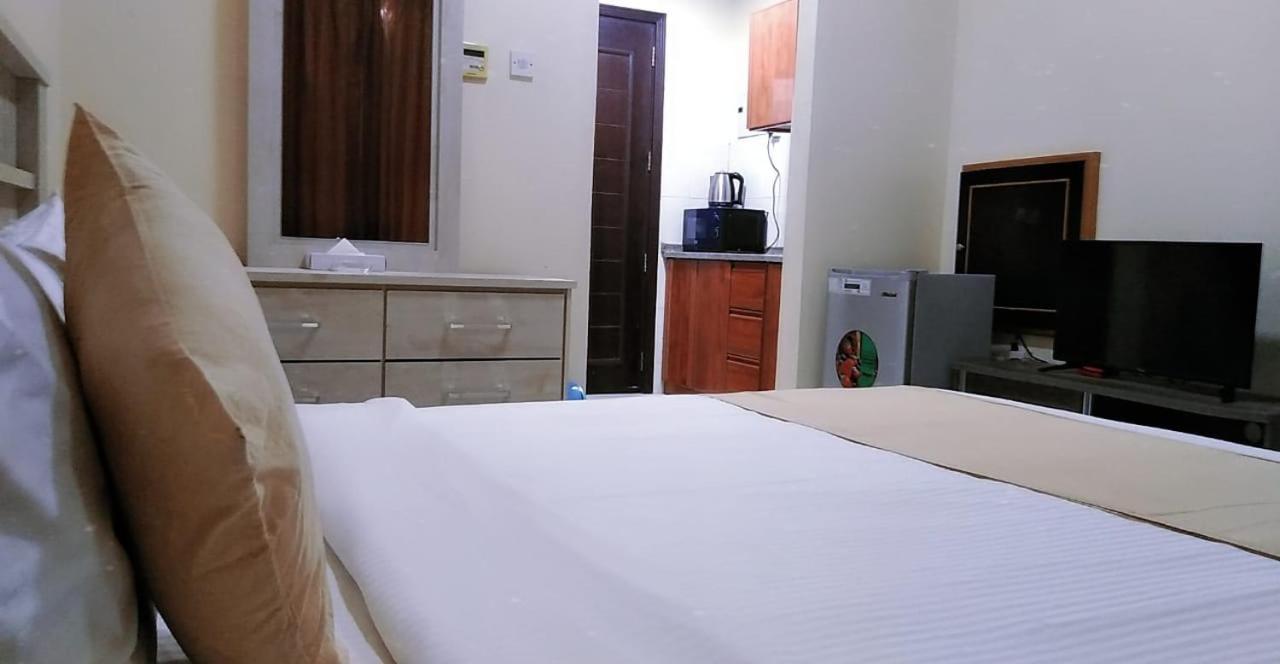 Al Khaleej Plaza Furnished Apartments Llc Adschman Exterior foto